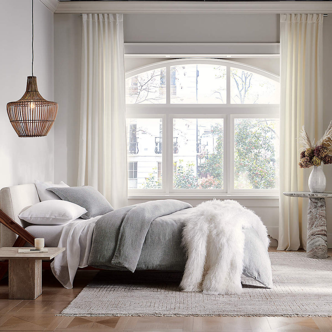 Drommen Acacia Wood Platform Queen Bed